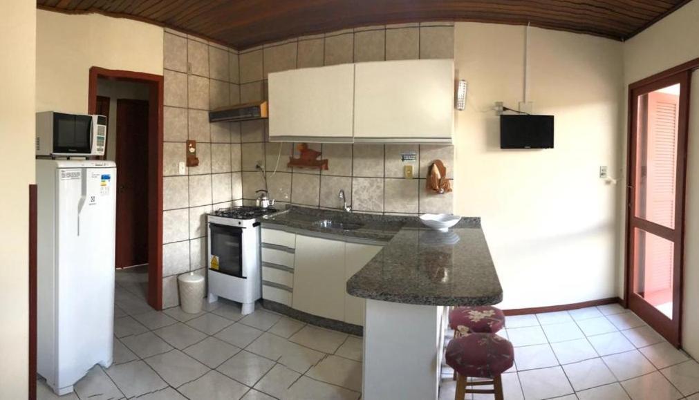 Residencial Souza - Praia Da Pinheira - Sc 팔호카 외부 사진
